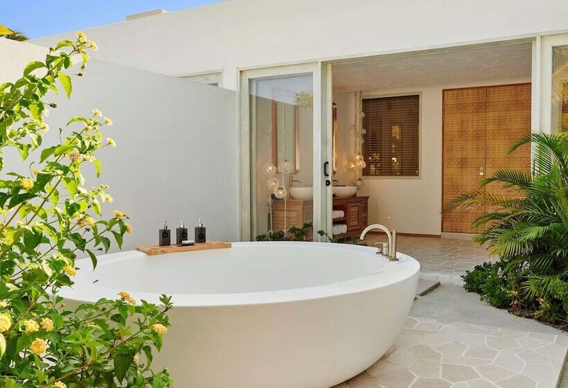 ویلای لوکس 1 خوابه, Sirru Fen Fushi Private Lagoon Resort