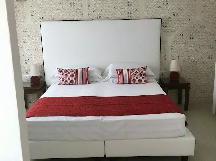 اتاق استاندارد سه نفره, Cala Rosa Club