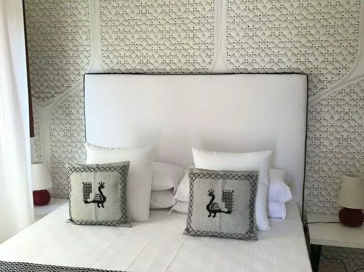 اتاق استاندارد سه نفره, Cala Rosa Club