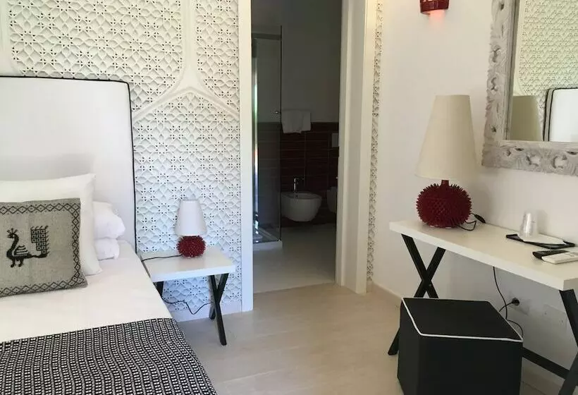 اتاق استاندارد سه نفره, Cala Rosa Club