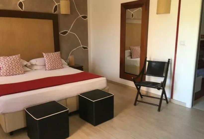 اتاق استاندارد چهار تخته, Cala Rosa Club