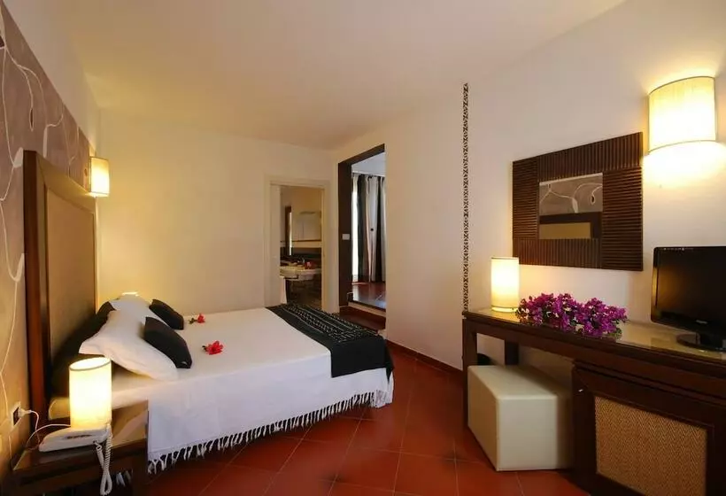 اتاق استاندارد چهار تخته, Cala Rosa Club