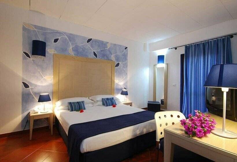 이코노미 룸, Cala Rosa Club