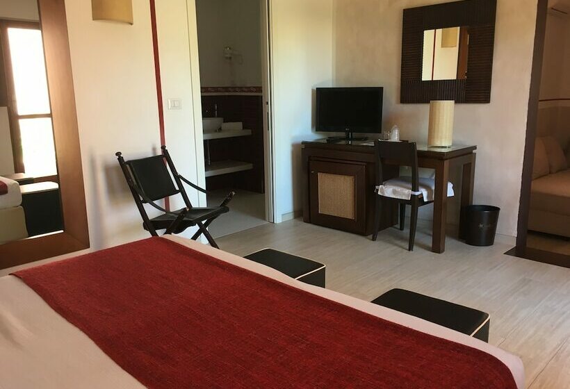 이코노미 룸, Cala Rosa Club