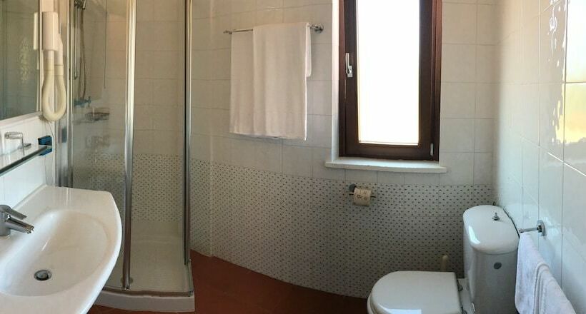 이코노미 룸, Cala Rosa Club