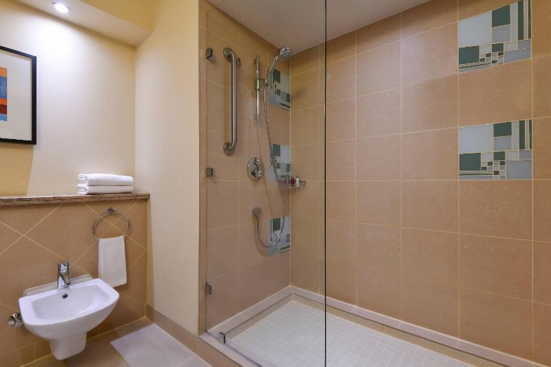 シングルデラックスルーム, Cullen Bay Resorts