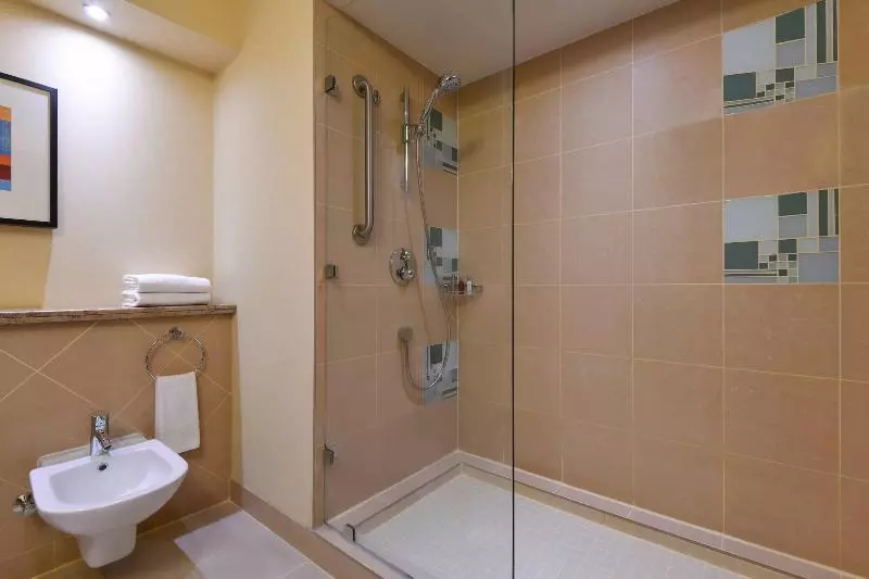 اتاق استاندارد با چشم‌انداز, Cullen Bay Resorts