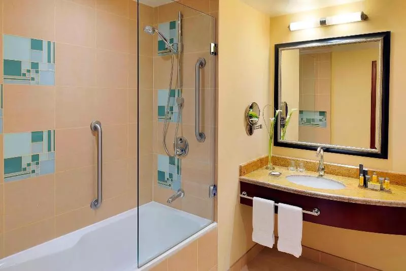 اتاق استاندارد با چشم‌انداز, Cullen Bay Resorts