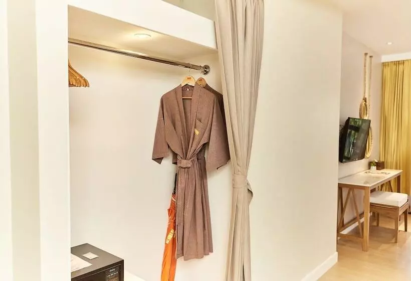 اتاق لوکس با چشم‌انداز باغ, Bandara Spa Resort & Pool Villas, Samui