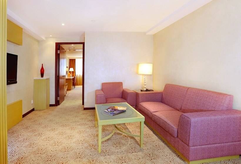 سوییت جونیور, Casa Real Hotel, Macau