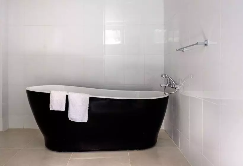 ویلای 1 خوابه, First Landing Beach Resort & Villas