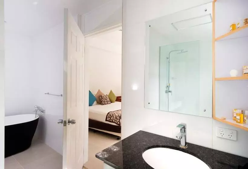 ویلای 1 خوابه, First Landing Beach Resort & Villas