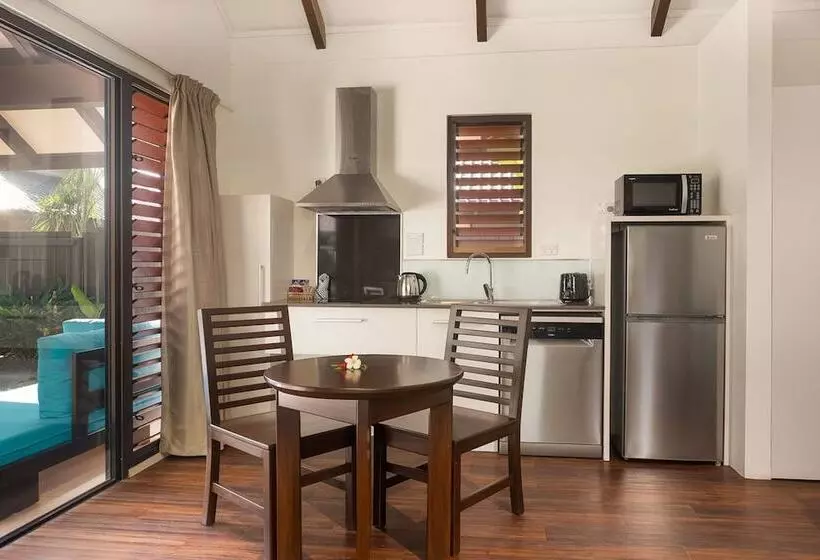 ویلای 1 خوابه با چشم‌انداز باغ, First Landing Beach Resort & Villas