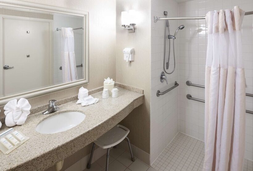 Номер Стандарт Двуспальная Кровать Адаптированный для Инвалидов, Hilton Garden Inn Rockaway