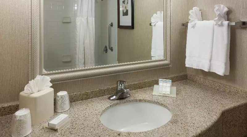 キングサイズベッドのスタンダードルーム, Hilton Garden Inn Rockaway