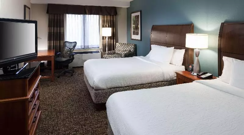 キングサイズベッドのスタンダードルーム, Hilton Garden Inn Rockaway