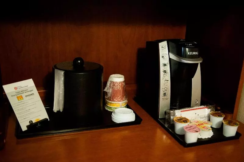 キングサイズベッドのスタンダードルーム, Hilton Garden Inn Rockaway