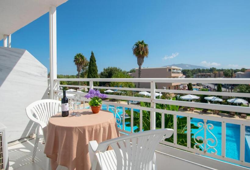 اتاق استاندارد با چشمانداز استخر, Ikaros