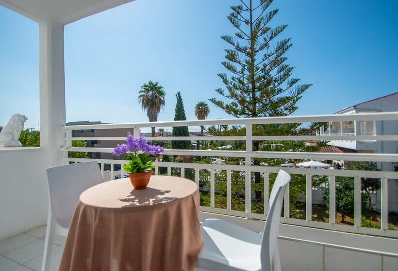 اتاق استاندارد سه نفره, Ikaros