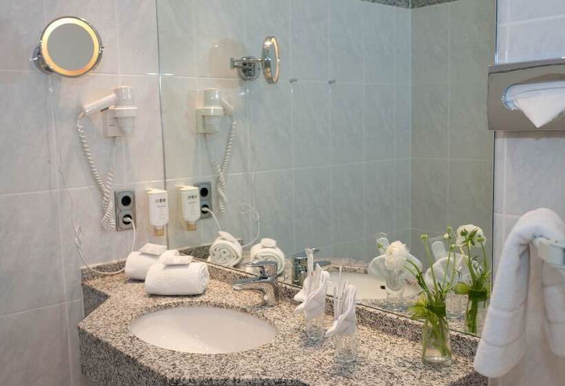 غرفة قياسية, Konigshof