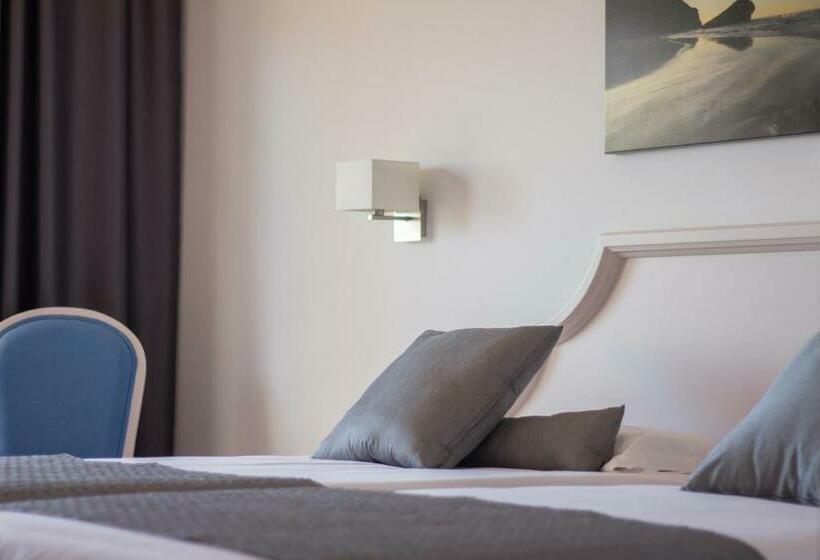 プールの見えるスーペリアルーム, Mac Puerto Marina Benalmádena