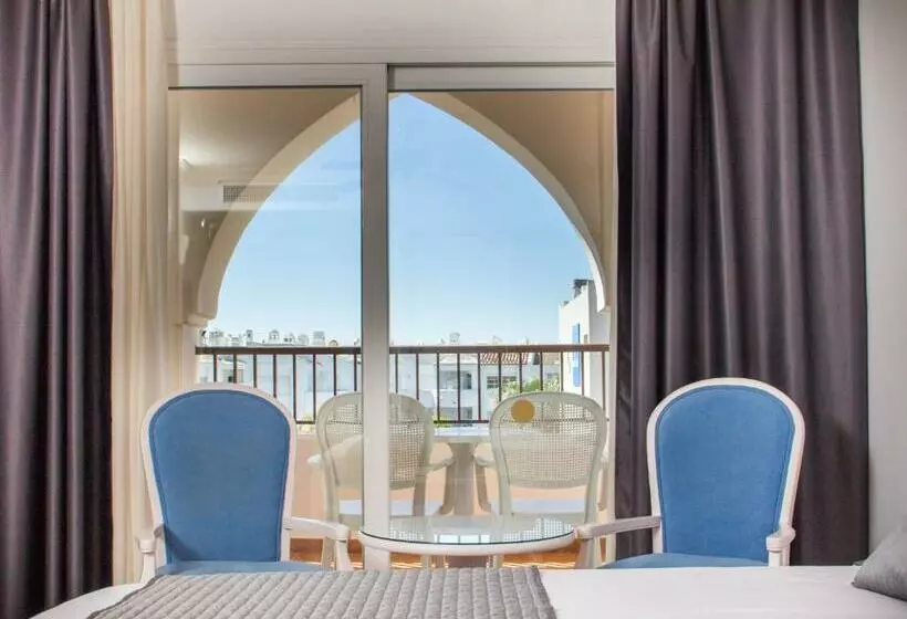 プールの見えるスーペリアルーム, Mac Puerto Marina Benalmádena