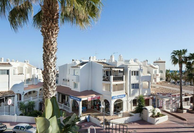 Номер Стандарт, Mac Puerto Marina Benalmádena