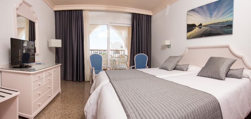 Номер Стандарт, Mac Puerto Marina Benalmádena