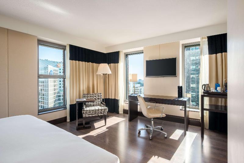 家庭间, NH Den Haag