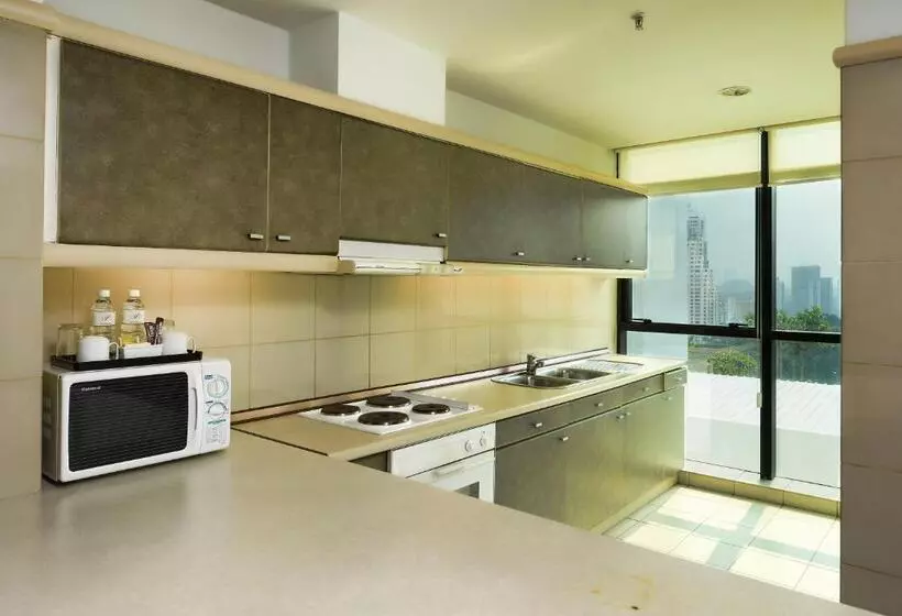 سوئیت اجرایی با تخت کینگ, Pacific Regency Hotel Suites