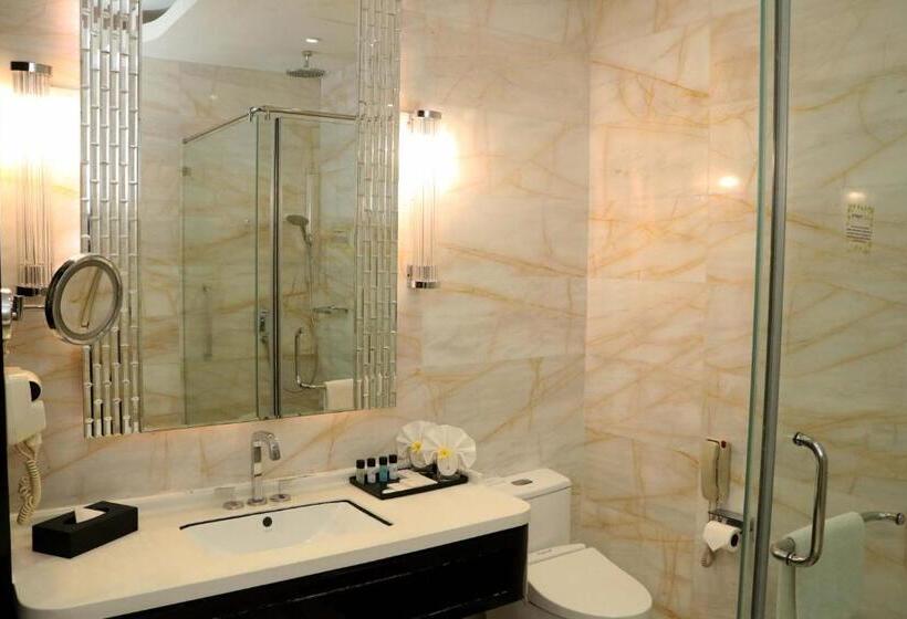 سوئیت پریمیوم, Pacific Regency Hotel Suites