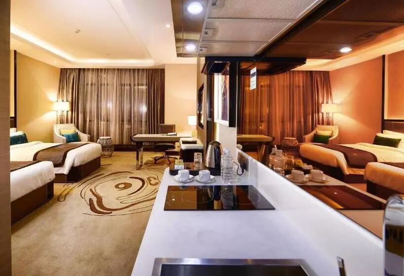 سوییت اجرایی, Pacific Regency Hotel Suites