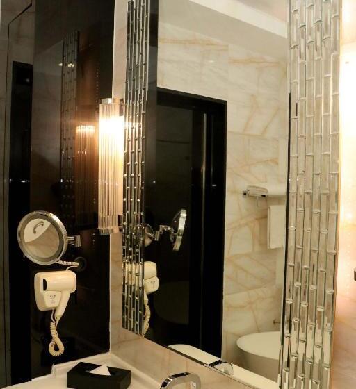 سوییت اجرایی, Pacific Regency Hotel Suites