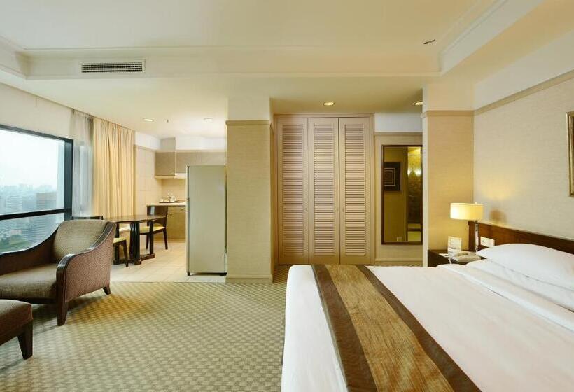 اتاق لوکس با تخت بزرگ, Pacific Regency Hotel Suites