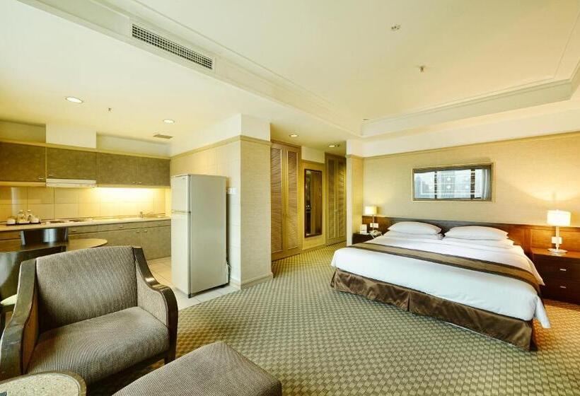 اتاق لوکس با تخت بزرگ, Pacific Regency Hotel Suites