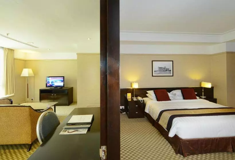 سوئیت با تخت بزرگ, Pacific Regency Hotel Suites