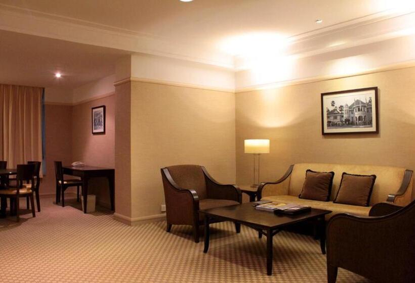 سوییت خانوادگی, Pacific Regency Hotel Suites