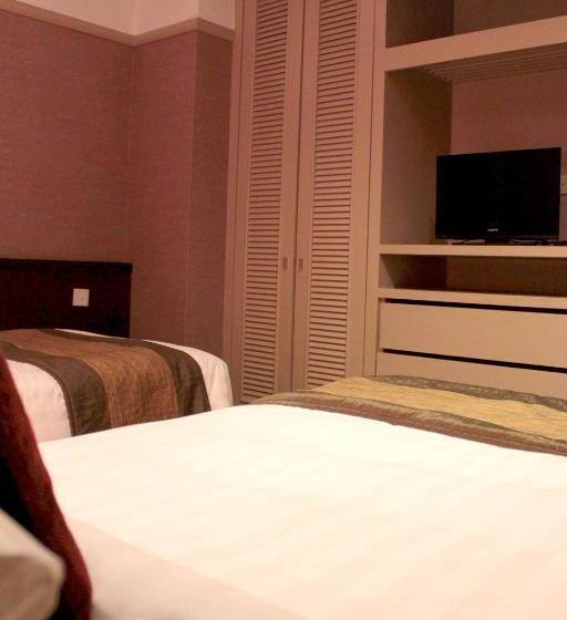 سوییت خانوادگی, Pacific Regency Hotel Suites