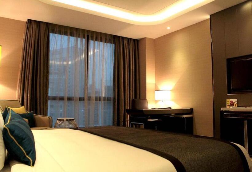 سوئیت پریمیوم, Pacific Regency Hotel Suites