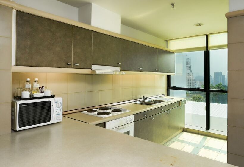 سوئیت با تخت بزرگ, Pacific Regency Hotel Suites