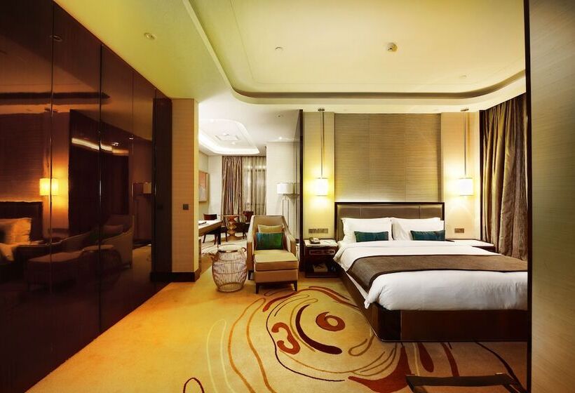 سوئیت پریمیوم, Pacific Regency Hotel Suites
