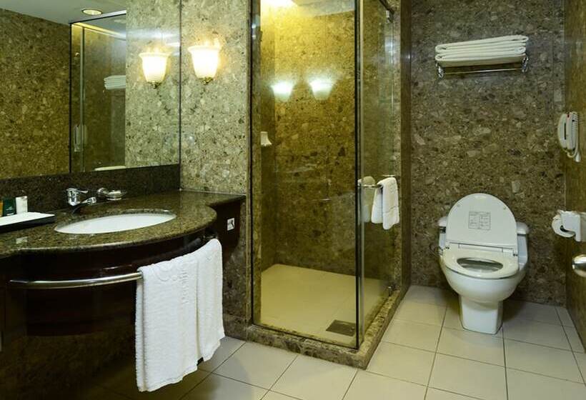 سوییت اجرایی, Pacific Regency Hotel Suites