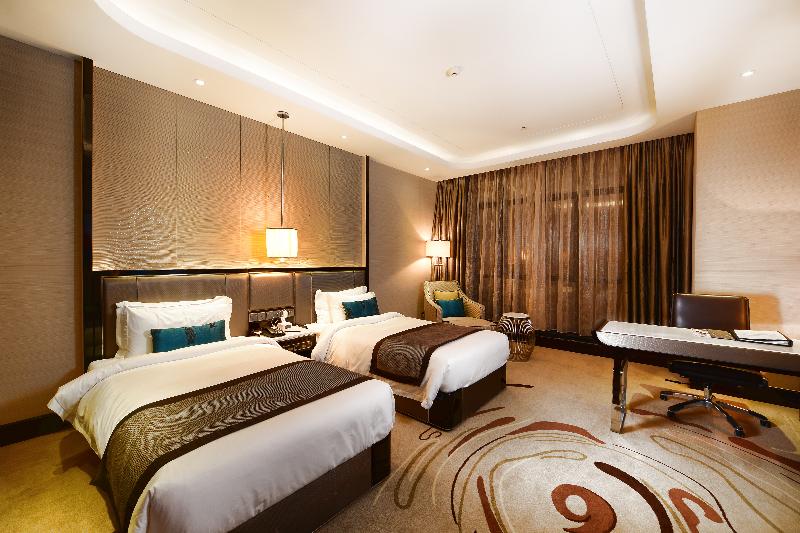 اتاق لوکس, Pacific Regency Hotel Suites