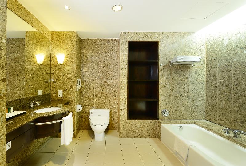 اتاق لوکس, Pacific Regency Hotel Suites