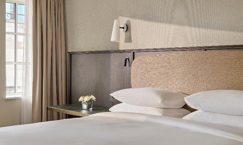 سوئیت پریمیوم, Pacific Regency Hotel Suites