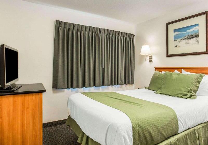 سوییت, Pacific Regency Hotel Suites