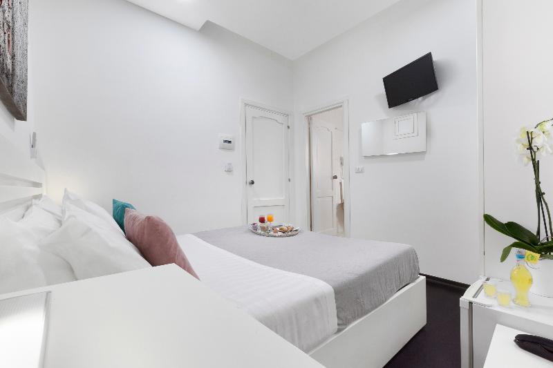 اتاق لوکس, Pacific Regency Hotel Suites