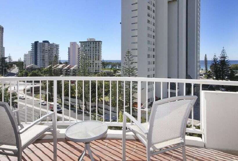 Люкс, Sovereign On The Gold Coast