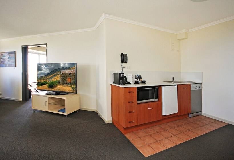 Люкс, Sovereign On The Gold Coast