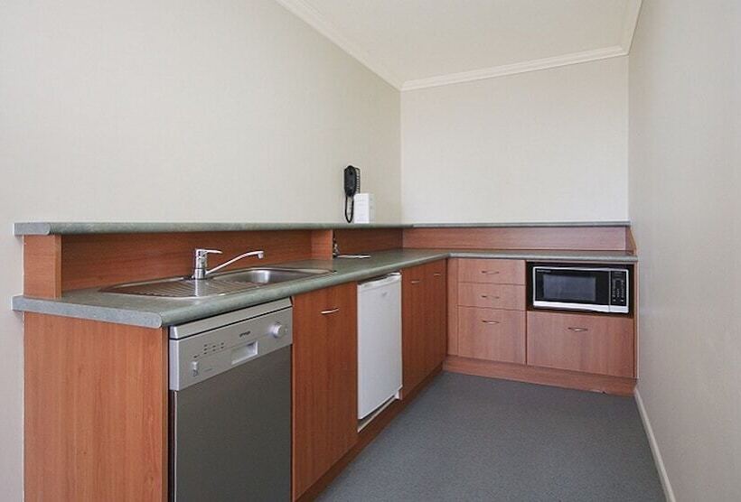 Люкс, Sovereign On The Gold Coast